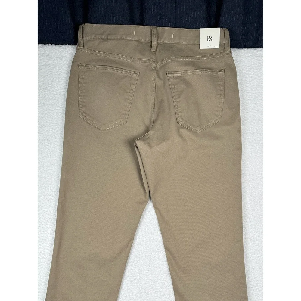 NEW $110 - Banana Republic Athletic Fit Traveler Chino Khaki Pants - Men's 30x32